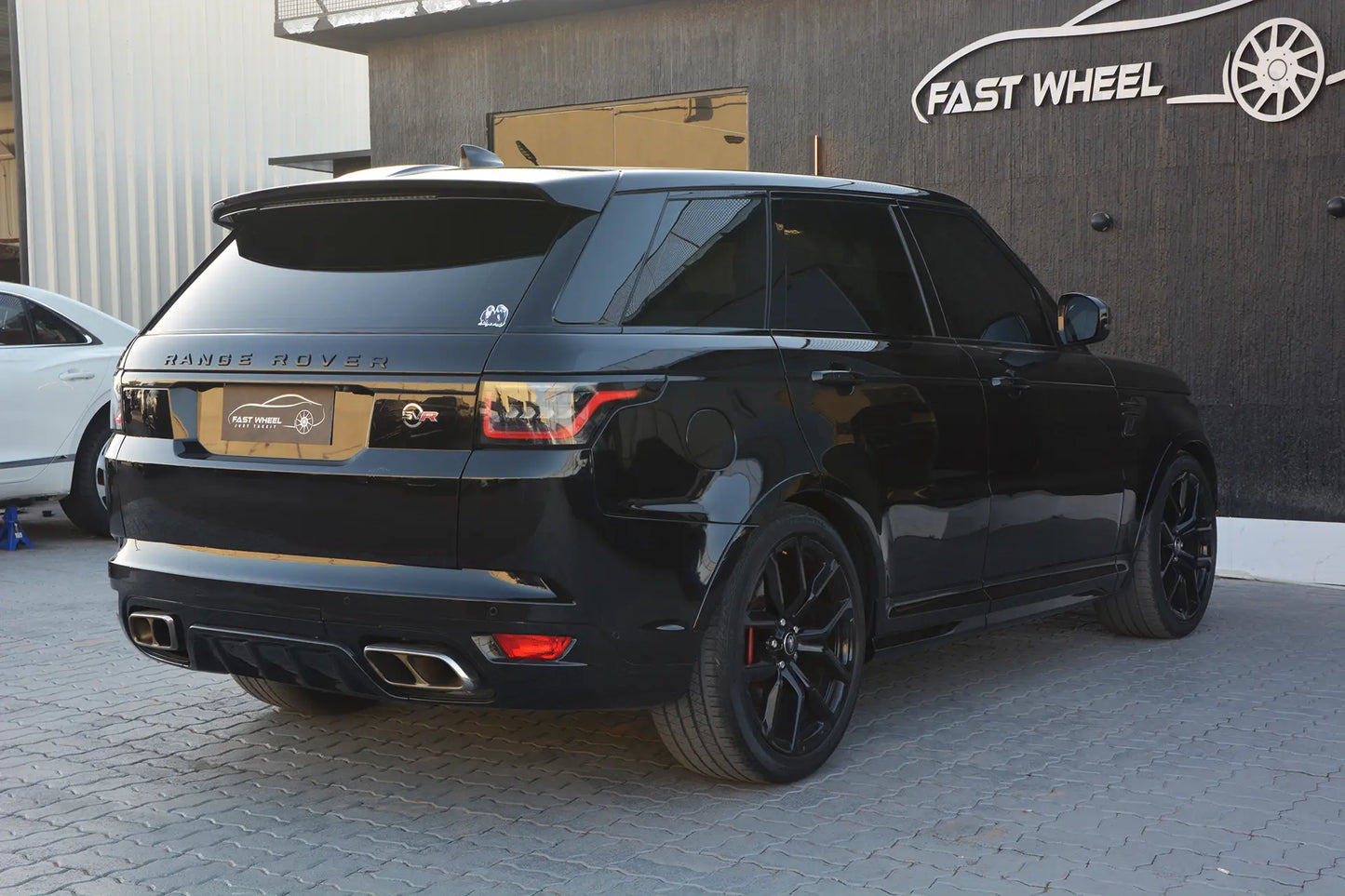 2022 Land Rover Range Rover SVR